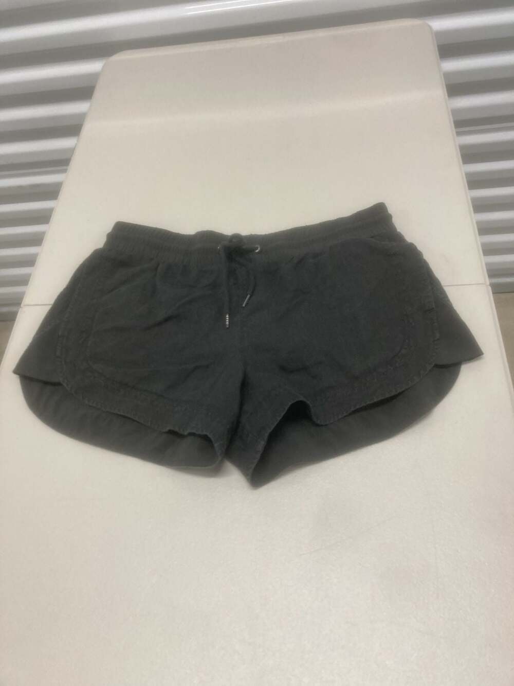 Athleta Women's Black Drawstring Pull-On Athletic Shorts Size 6
